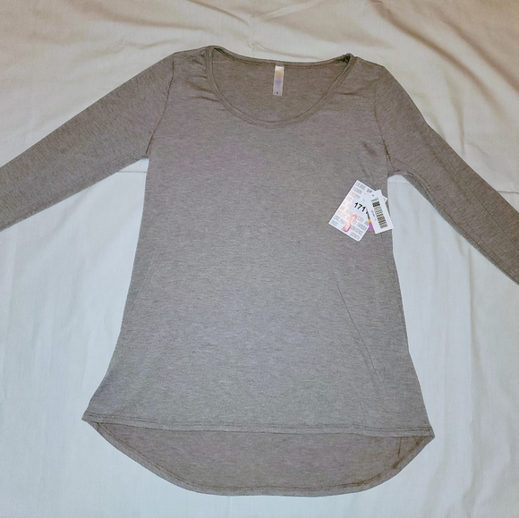 Lularoe Small Long sleeve bundle - Picture 3 of 5